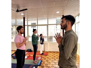best-yoga-teacher-training-for-beginners-veda-yogshala-small-0