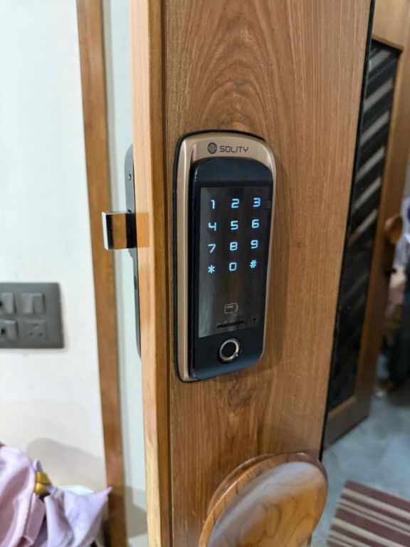 buy-the-best-smart-lock-for-main-door-at-jal-digital-system-big-0