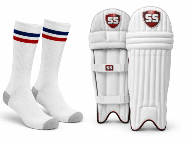 summer-cricket-essentials-sweat-free-socks-lightweight-pads
