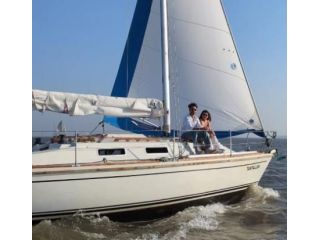 premium-yacht-for-hire-in-mumbai-book-today-small-0