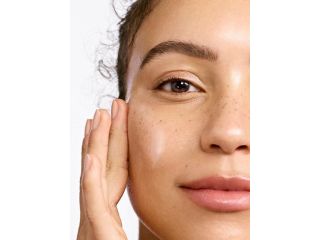 natural-anti-aging-skincare-with-herbal-serums-small-0