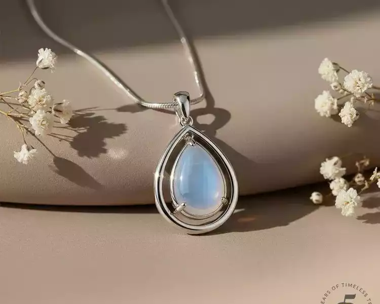 buy-moonstone-pendant-online-original-elegant-designs