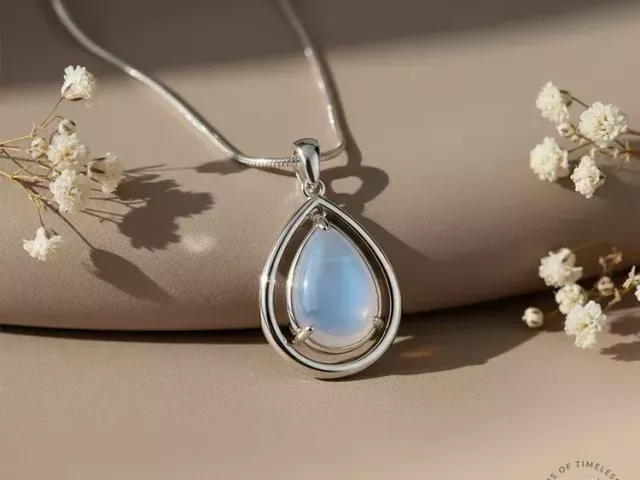 buy-moonstone-pendant-online-original-elegant-designs
