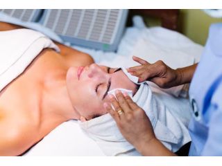 face-treatment-near-me-dermatologist-lucknow-small-0