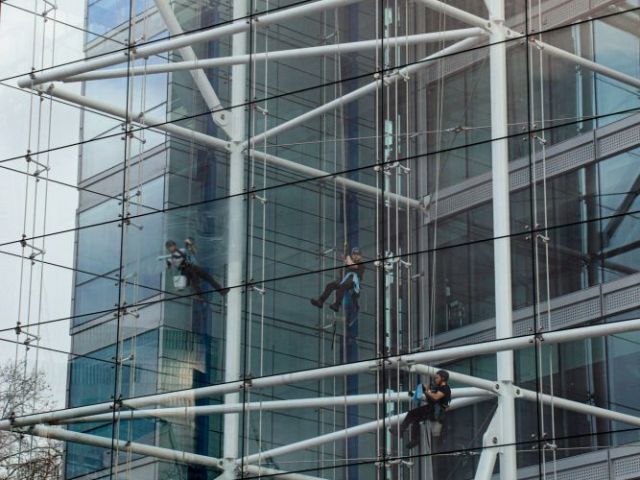 professional-building-glass-cleaning-services-gurgaon-india