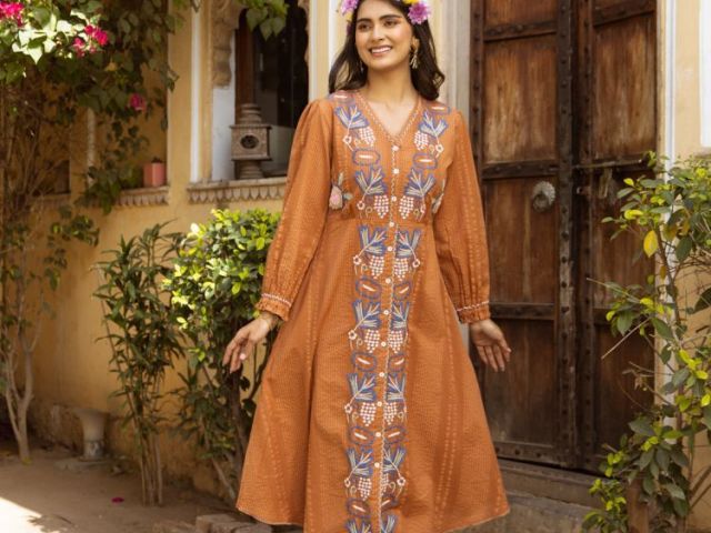 embroidery-dresses-in-vibrant-colours-and-designer-collections