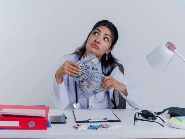 financial-problem-solutions-jay-jinendra-jyotish