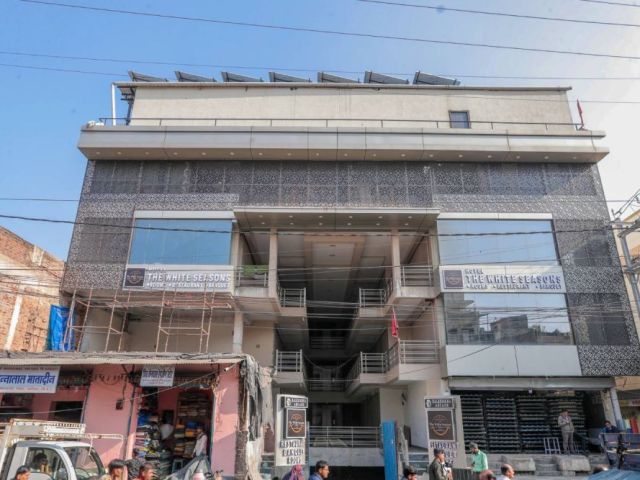 stay-at-the-best-hotels-in-gwalior-lohia-bazaar-location