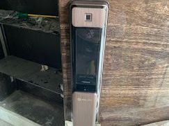 premium-smart-door-locks-system-for-home-security