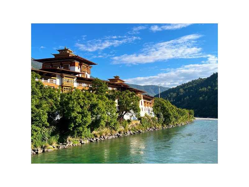 bhutan-sightseeing-tour-from-surat-small-1