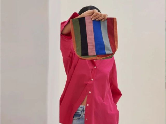 explore-trendy-wristlet-bag-for-everyday-online