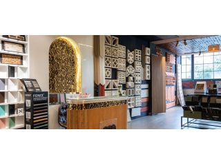 best-commercial-interior-designers-in-gurgaon-office-small-0