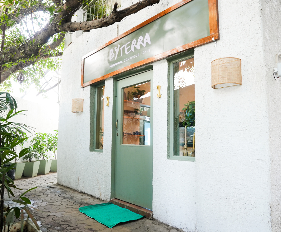 cozy-cafe-at-hauz-khas-byterra-big-0