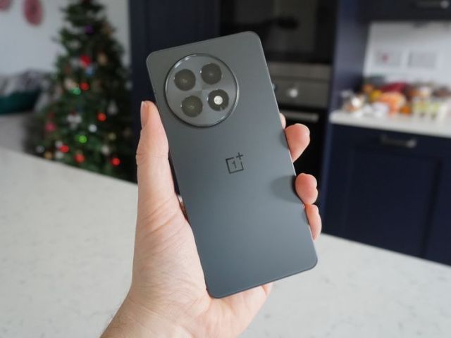 oneplus-13r-smartphone-with-powerful-processor-and-smooth-display