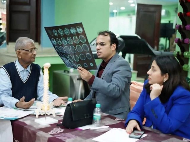 expert-headache-specialist-in-ashok-vihar-delhi-care