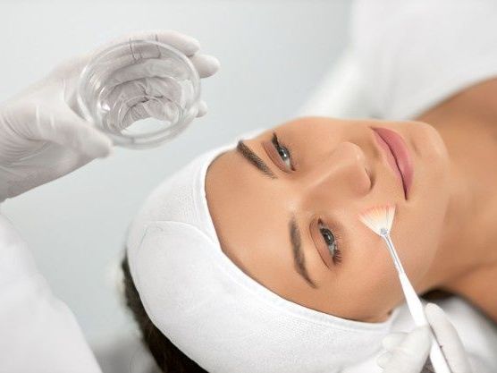 top-skin-clinic-for-chemical-peel-treatment-in-mumbai