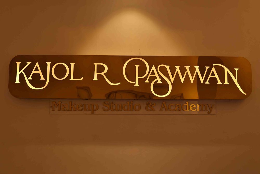 best-makeup-academy-in-mumbai-for-career-training-big-0