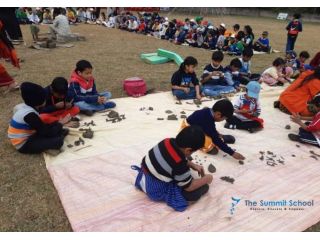 play-way-method-learning-the-summit-school-kolkata-small-0