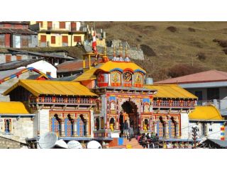 which-is-the-most-trusted-best-travel-agency-in-haridwar-small-0