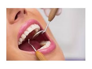 modern-aesthetic-dentistry-clinic-in-chetla-small-0