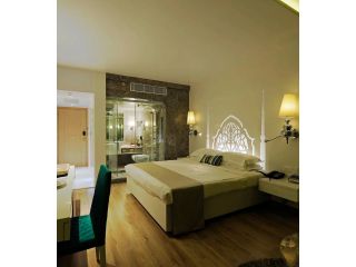 sea-view-hotels-in-mumbai-near-juhu-beach-for-a-relaxing-stay-small-1