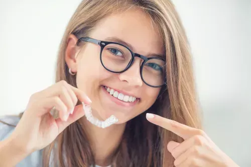 invisalign-clear-aligners-by-dr-preeti-kulkarni-big-0