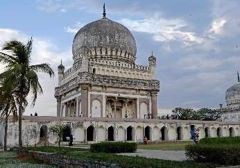 qutb-shahi-tombs-big-0