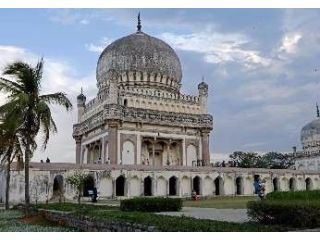 qutb-shahi-tombs-small-0