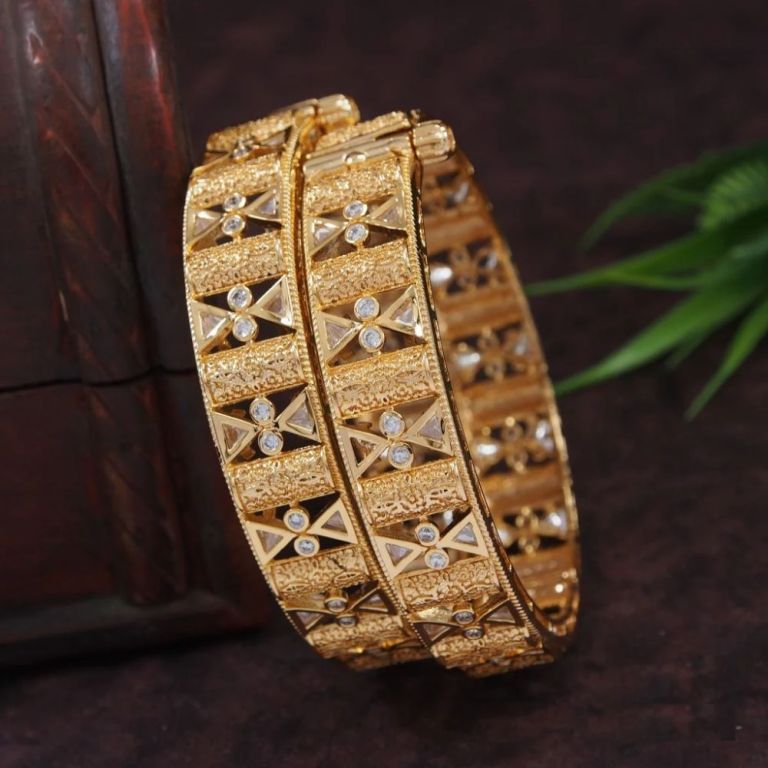 a-complete-guide-to-sourcing-bangles-wholesale-for-retail-success-big-0