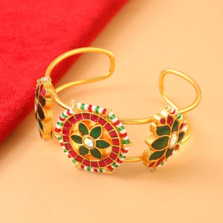 royal-kundan-kada-bangles-luxury-ethnic-style-picks-big-0