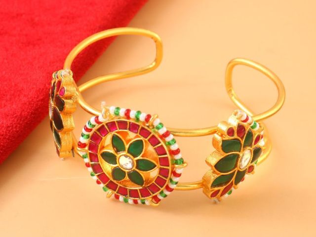 royal-kundan-kada-bangles-luxury-ethnic-style-picks