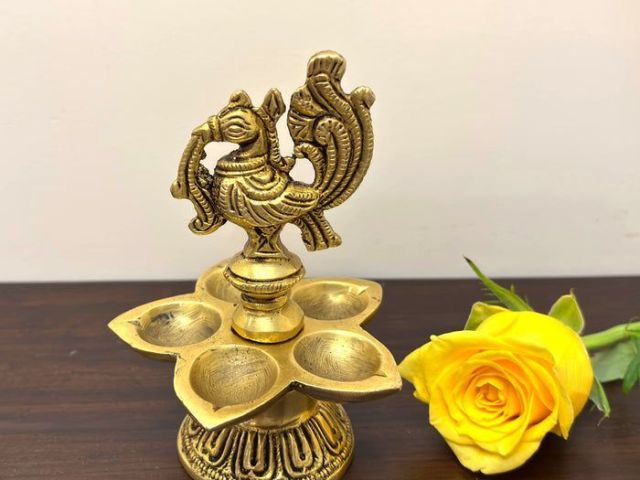 buy-premium-brass-diyas-online-for-spiritual-home-decor