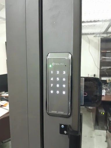 purchase-the-best-smart-door-locks-in-india-big-0