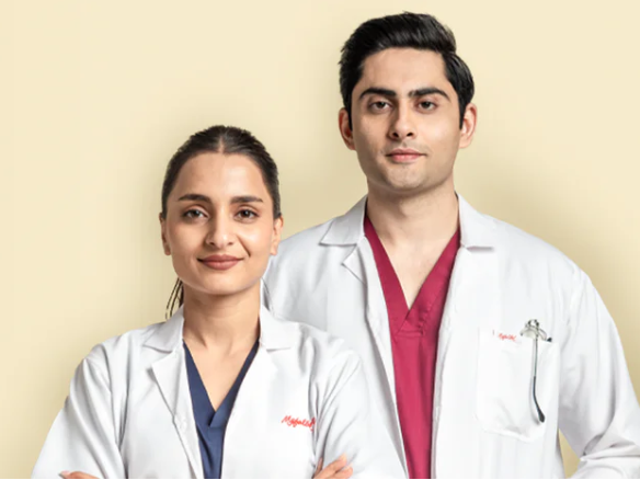 half-sleeve-vs-full-sleeve-lab-coats