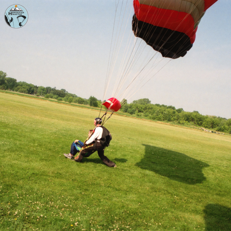 paragliding-in-manali-flying-experience-herculean-himalayas-big-0