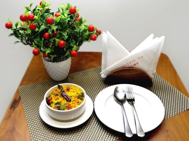 restaurants-in-gomti-nagar-springz-by-all-seasons-stay-lucknow