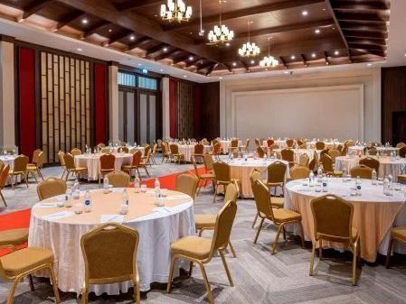premium-corporate-event-halls-in-dwarka-green-garden-party-lawn