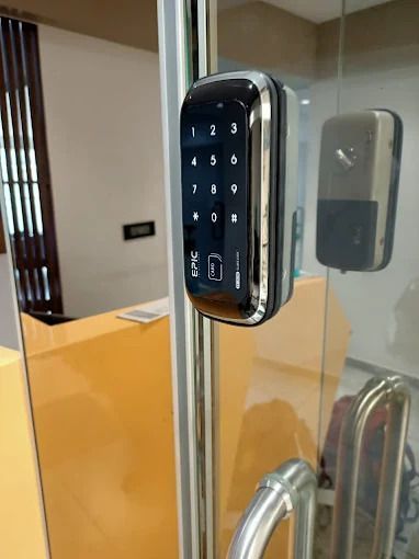buy-the-best-fingerprint-door-lock-for-home-big-0