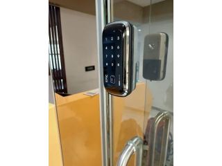 buy-the-best-fingerprint-door-lock-for-home-small-0