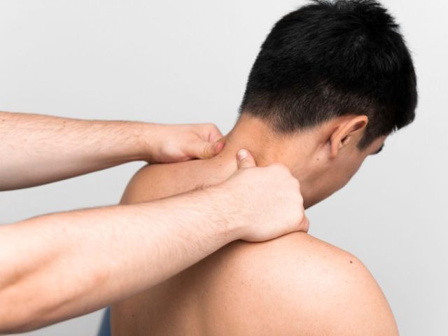 best-neck-massage-mumbai-for-instant-relief-relaxation-fem-spa