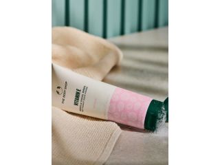 vitamin-e-face-wash-for-soft-hydrated-and-clean-skin-small-0