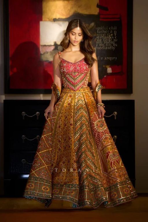 steal-the-spotlight-with-celebrity-dresses-for-women-big-0