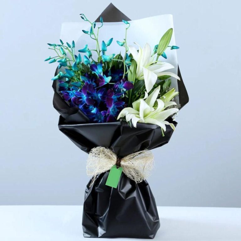 surprise-midnight-gift-delivery-in-india-from-oyegifts-big-1