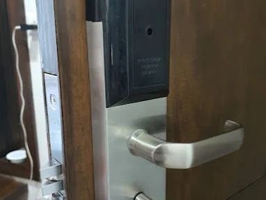 get-the-best-hotel-door-lock-system
