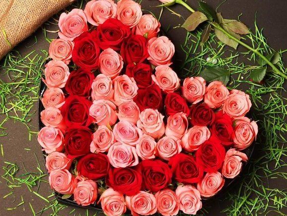 online-flower-bouquet-delivery-in-delhi-on-same-day-from-oyegifts