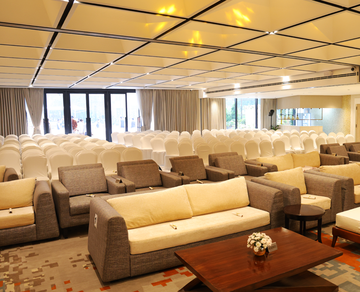 the-boomerang-complex-italian-restaurant-in-noida-big-0
