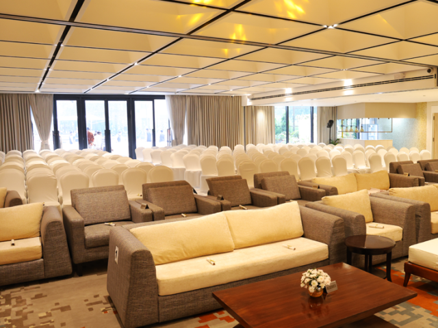 the-boomerang-complex-italian-restaurant-in-noida