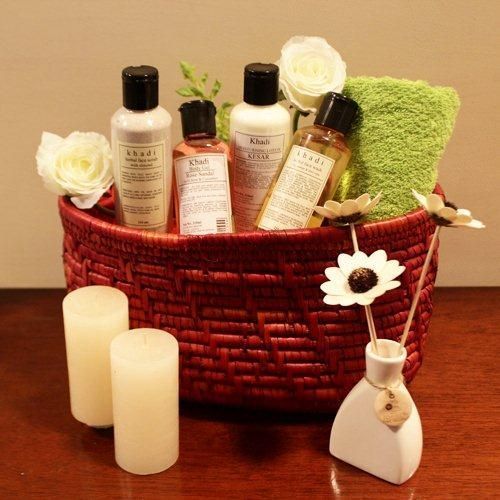 send-morthers-day-gifts-to-india-for-loverly-mom-oyegifts-big-2