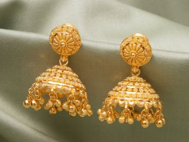gold-jhumka-design
