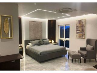 best-couple-friendly-hotels-in-delhi-for-a-comfortable-stay-small-0